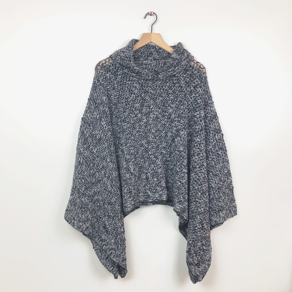 Cozy Black & White Women's Poncho Kimono Sweater